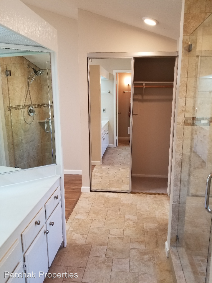 3701 W Rd - Photo 3 of 10