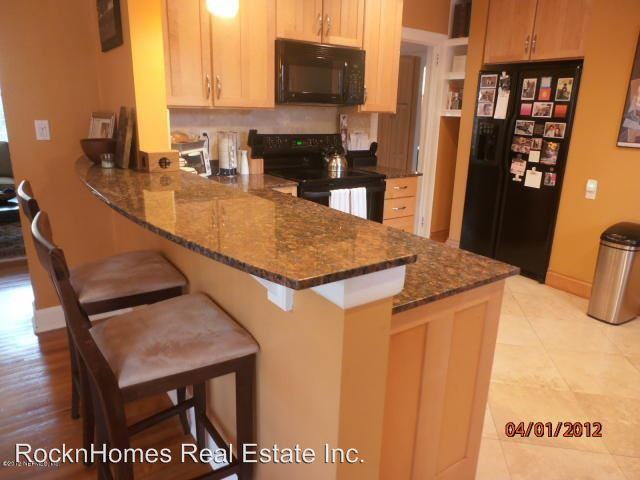 1351 Holmesdale Rd - Photo 3 of 21