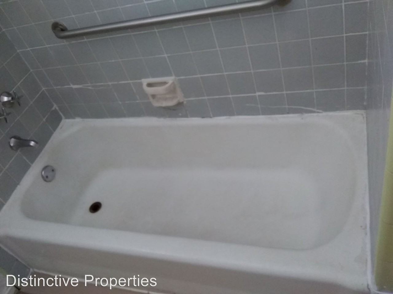 10426 Holland St - Photo 3 of 8