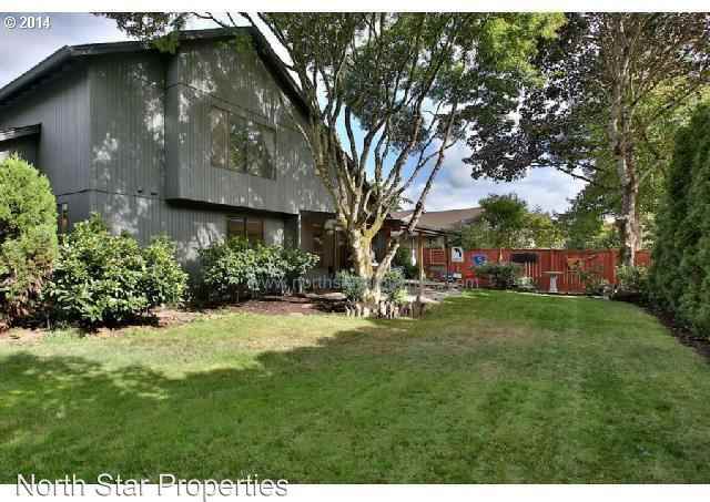 9390 SW Millen Dr - Photo 2 of 17