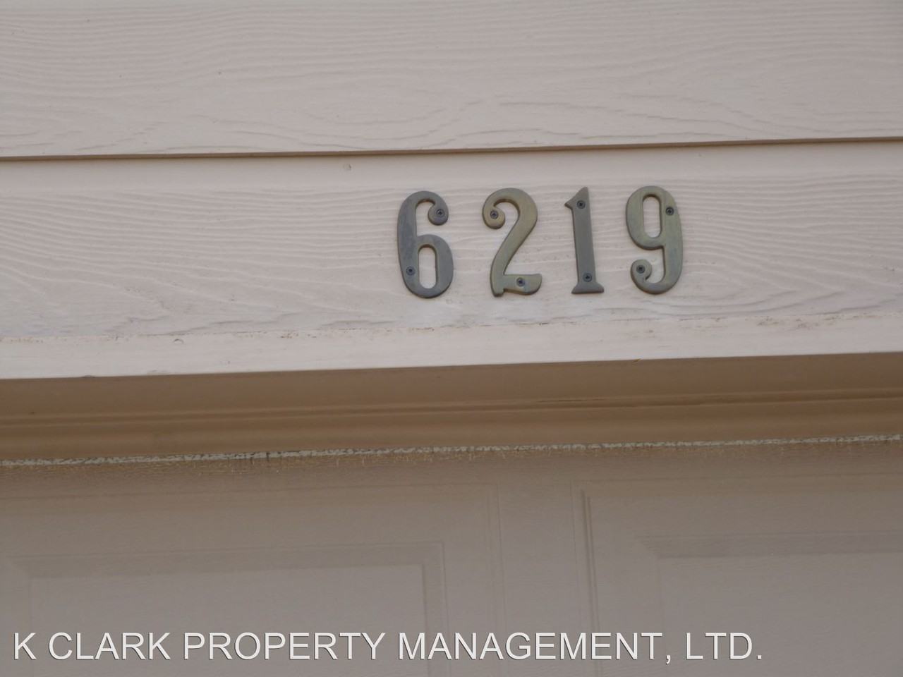 6219 Heathers Cove - Photo 3 of 8