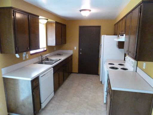 4784 Countess Ct NE - Photo 2 of 6