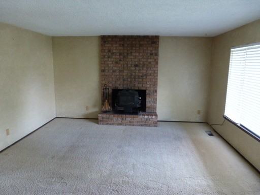 4784 Countess Ct NE - Photo 3 of 6