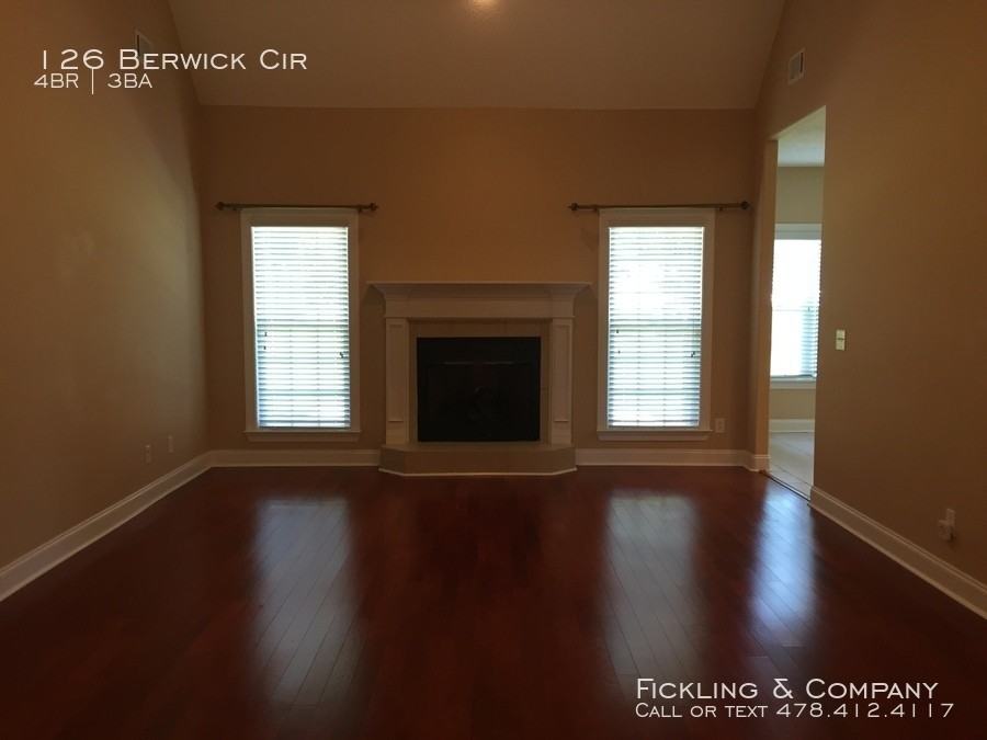 126 Berwick Cir - Photo 2 of 26