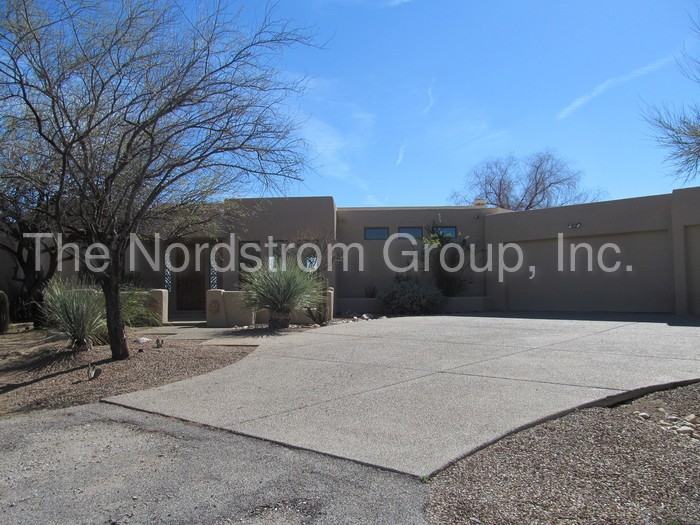 5500 N Hacienda Del Sol Rd - Photo 2 of 22