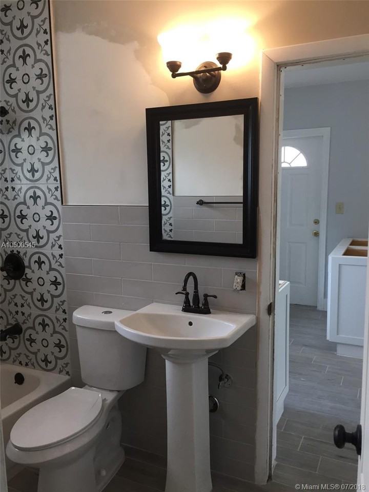 4495 SW 1st St - Photo 2 of 8