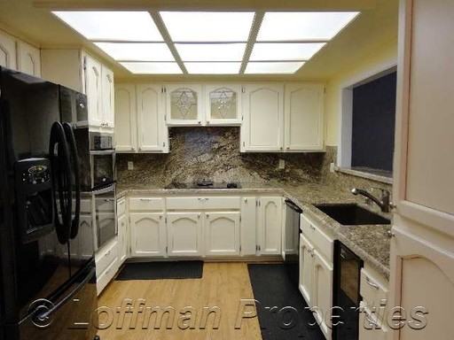 293 Castlewood Cir - Photo 3 of 13