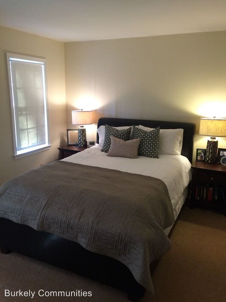 3901 Derbyshire Dr - Photo 3 of 6