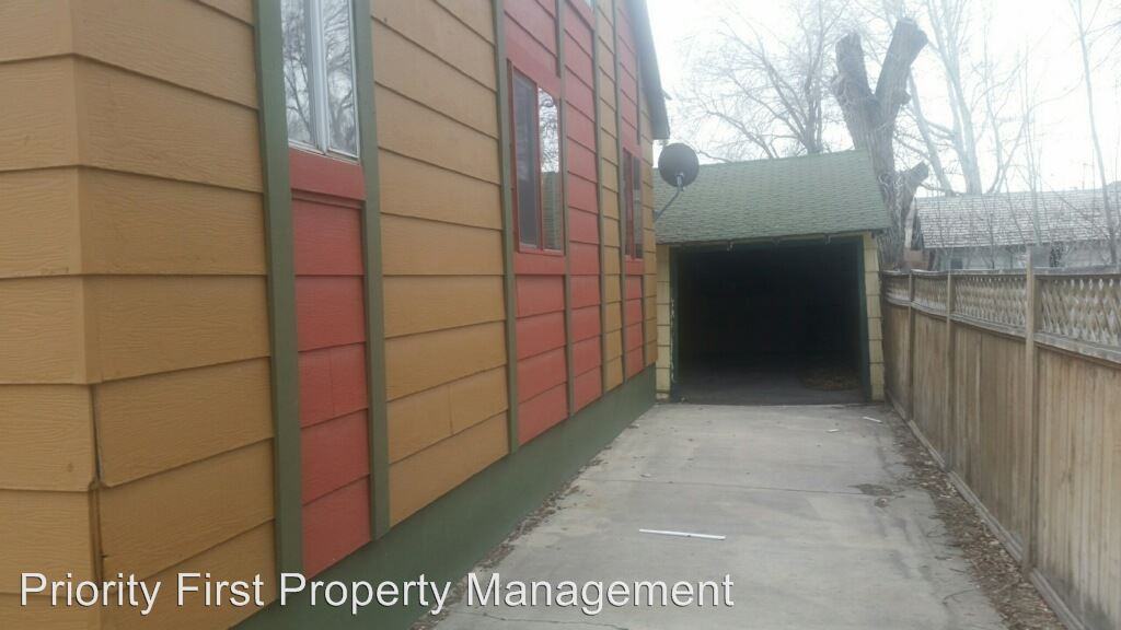 70 W 100 N - Photo 2 of 19