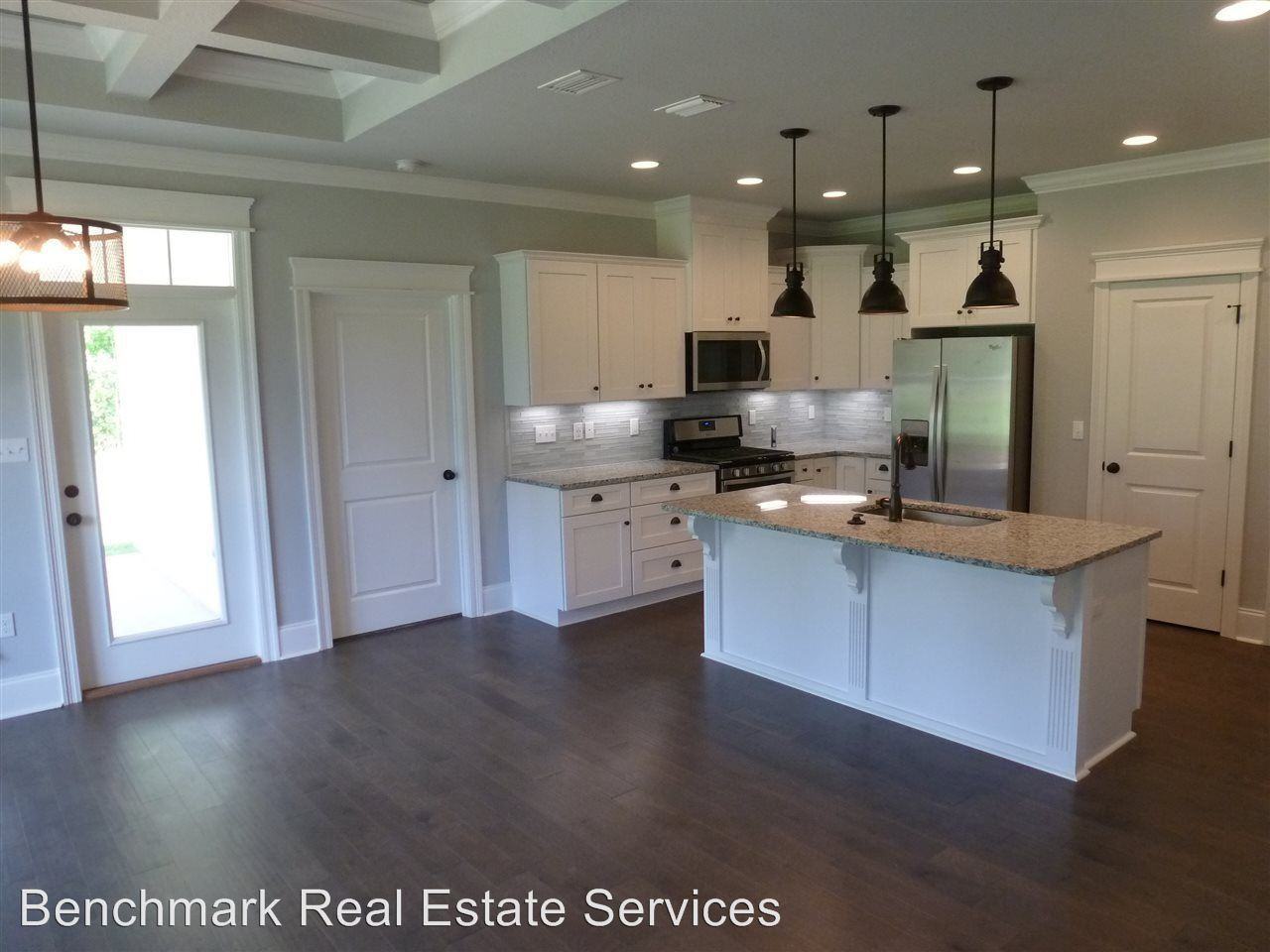 8740 Carr Ln - Photo 3 of 15