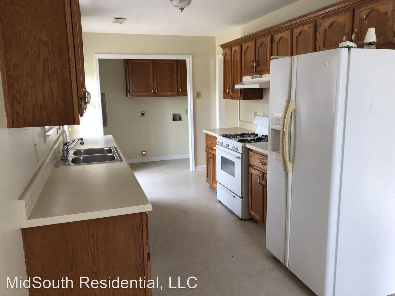 152 Stimpson Ave - Photo 3 of 5