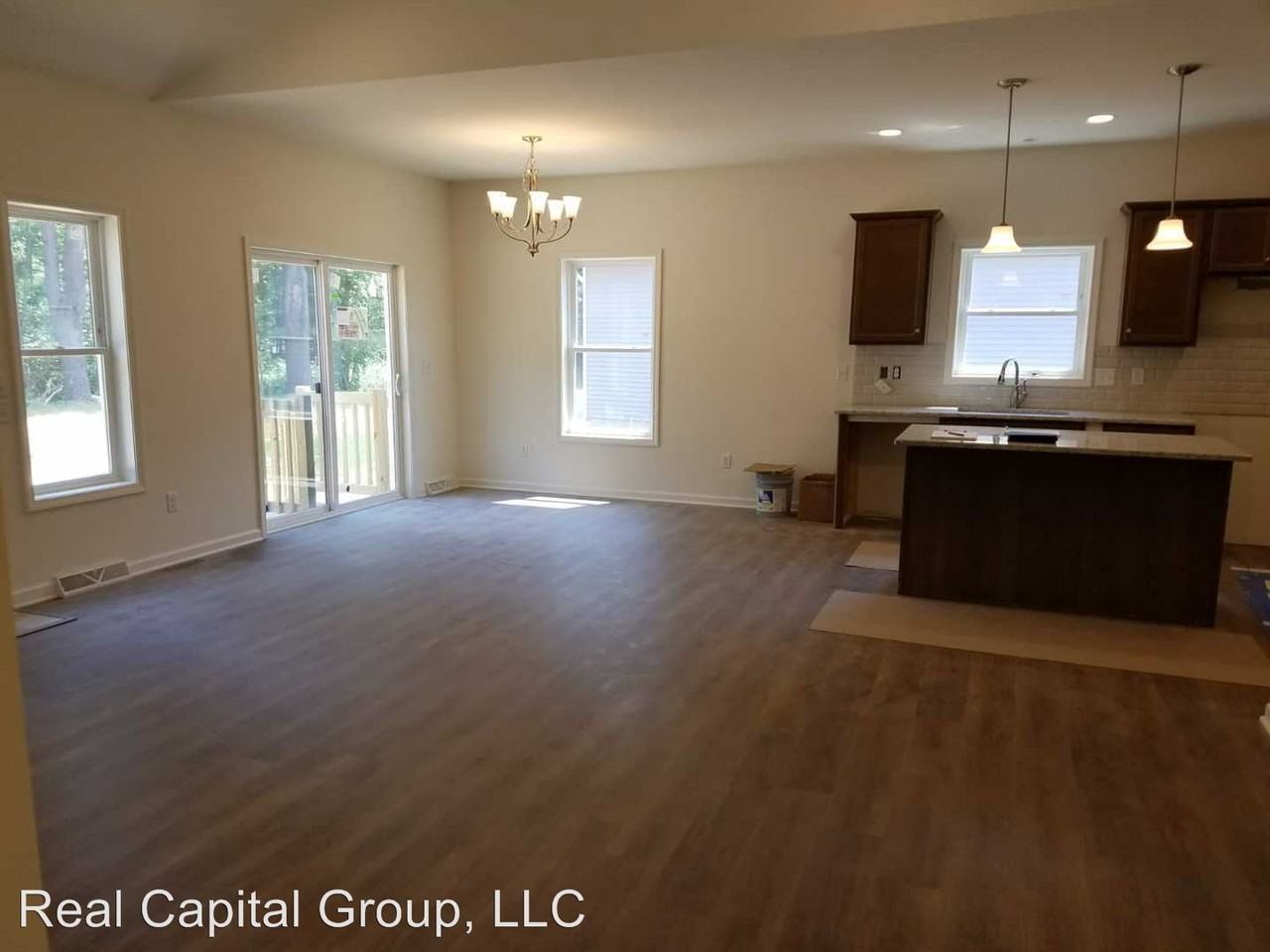 20 Jessica Ln - Photo 3 of 11