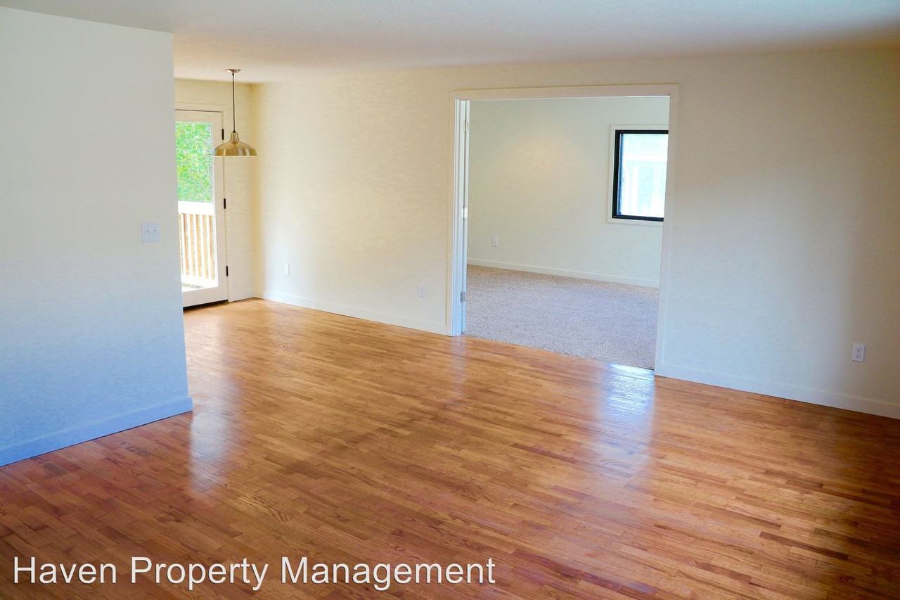 1739 S 234th St - Photo 2 of 10