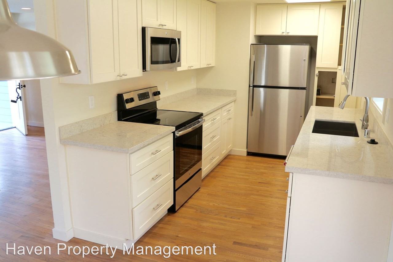 1739 S 234th St - Photo 3 of 10