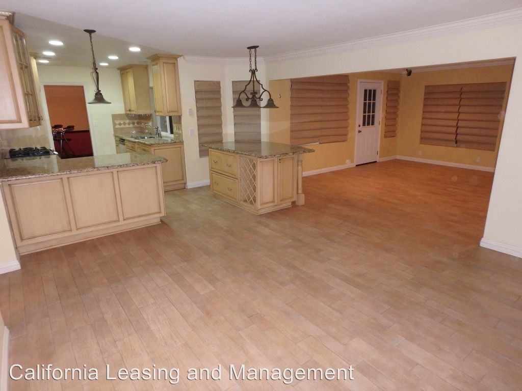 25515 Cornwall Pl - Photo 3 of 13