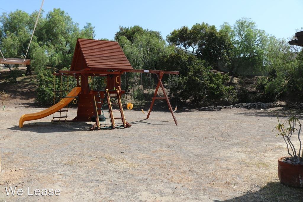 1281 Cardinal Pl - Photo 2 of 22