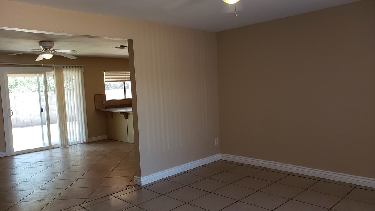 5644 S 44th Pl - Photo 2 of 20