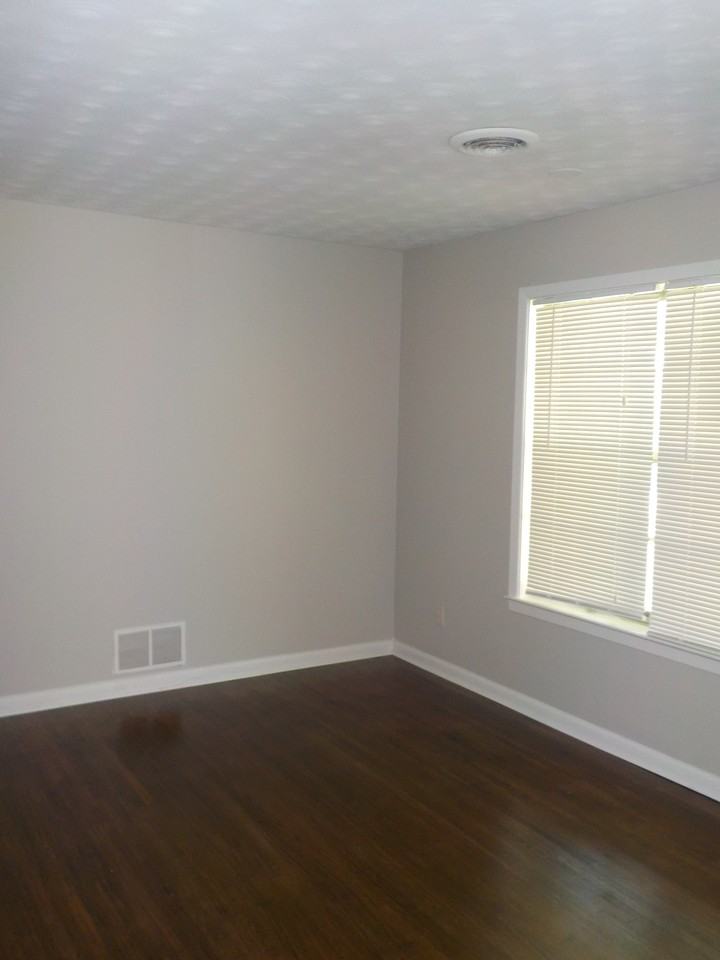 2947 Clearwood Rd - Photo 3 of 12