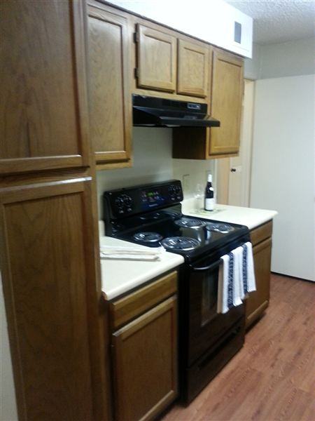 Royal Oaks Apartments - Photo 3 of 10