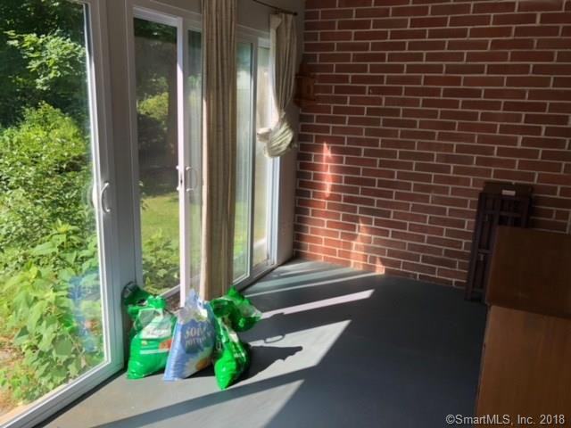 89 Waldron Dr - Photo 2 of 6