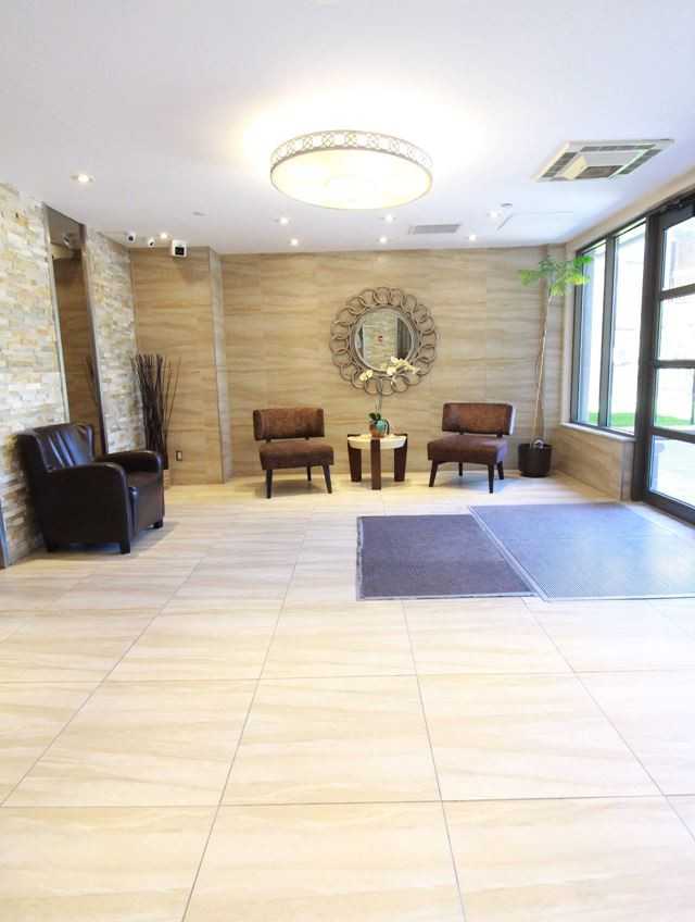 6000 Boulevard Cavendish, Côte SaintLuc, QC H4W 2Y2 2 Bedroom