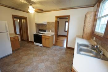 1307 Shoreline Dr - Photo 3 of 5