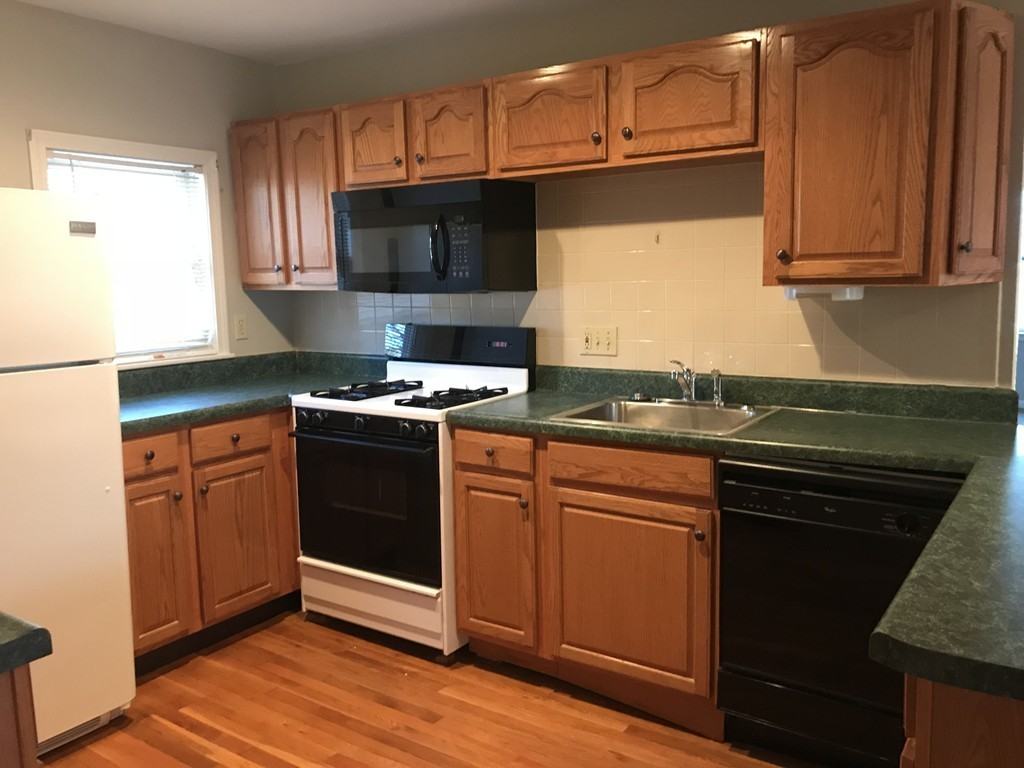 140 W Spruce St #2 - Photo 2 of 18