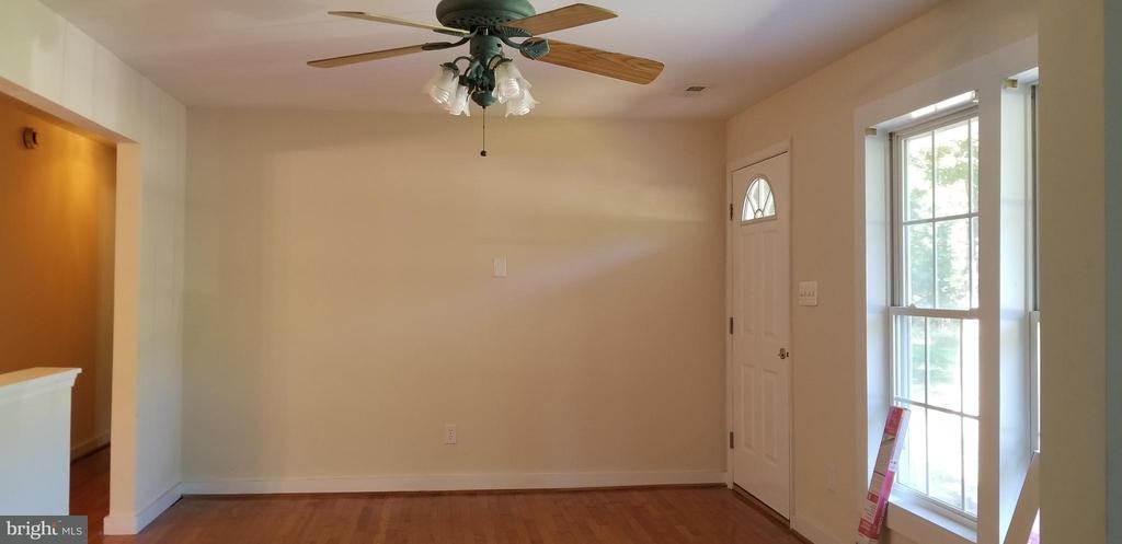 4396 Potomac Dr - Photo 3 of 14