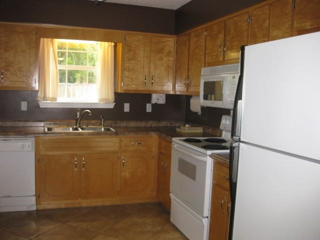 6371 Woodside Dr - Photo 2 of 8