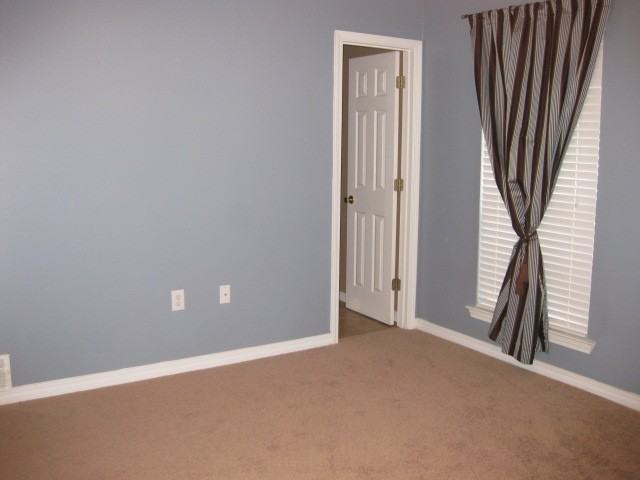 6371 Woodside Dr - Photo 3 of 8