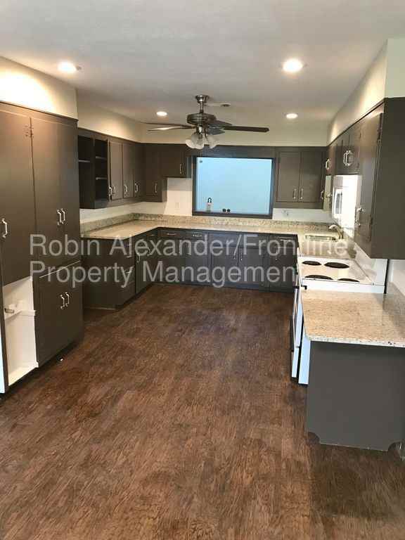 6924 Valhalla Rd - Photo 3 of 18