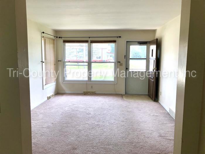 370 E Lafayette St - Photo 3 of 17