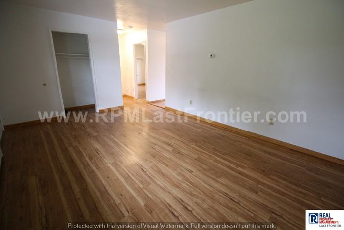 719 Edward St #B - Photo 3 of 19