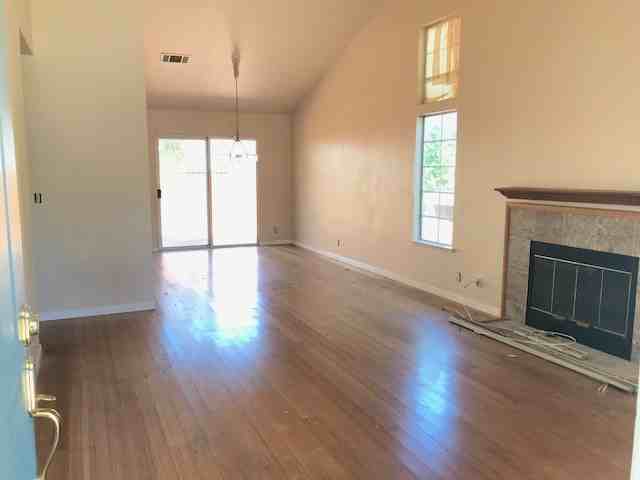 733 Deerfield Dr - Photo 2 of 22