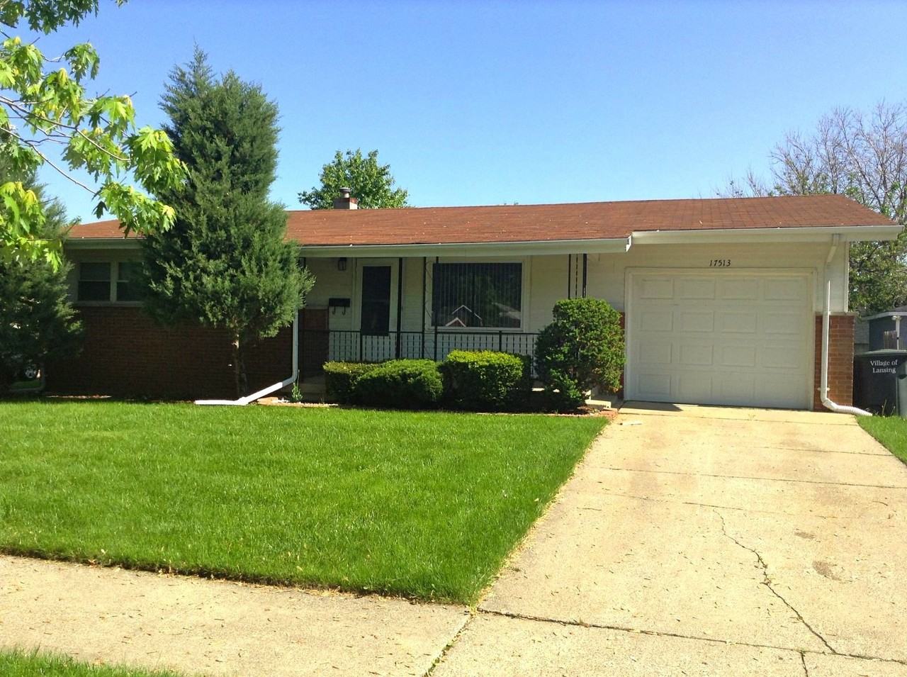 17513 Maple Ave - Photo 2 of 11