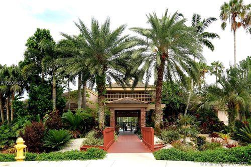 10935 Neptune Dr - Photo 2 of 8