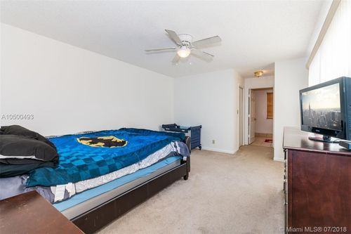 10935 Neptune Dr - Photo 3 of 8