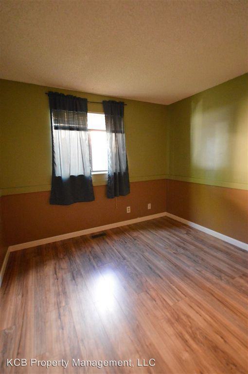 2203 Brady Ln - Photo 3 of 10