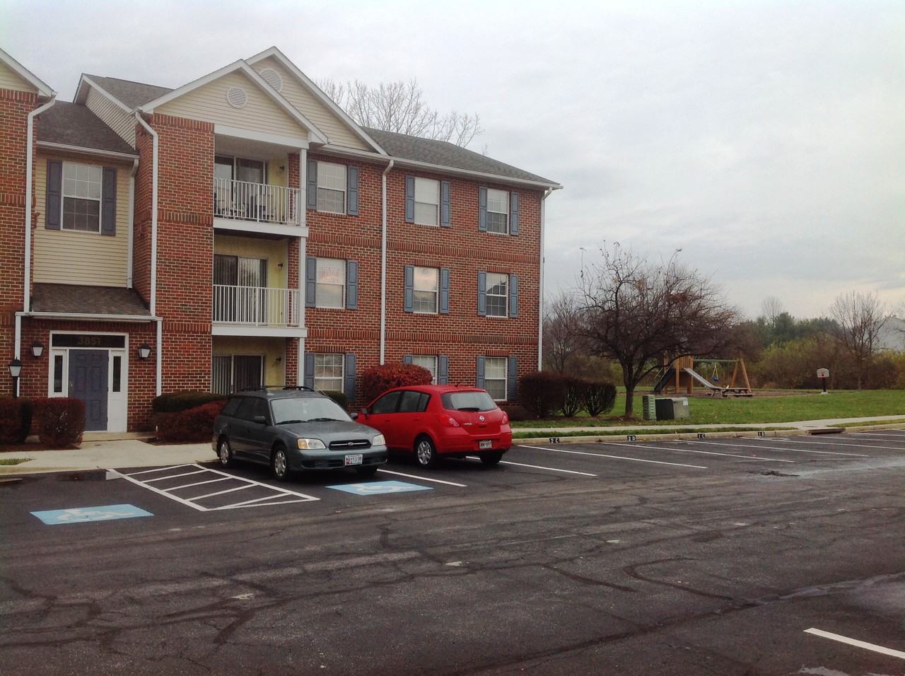 3851 Shadywood Dr #2D - Photo 2 of 17