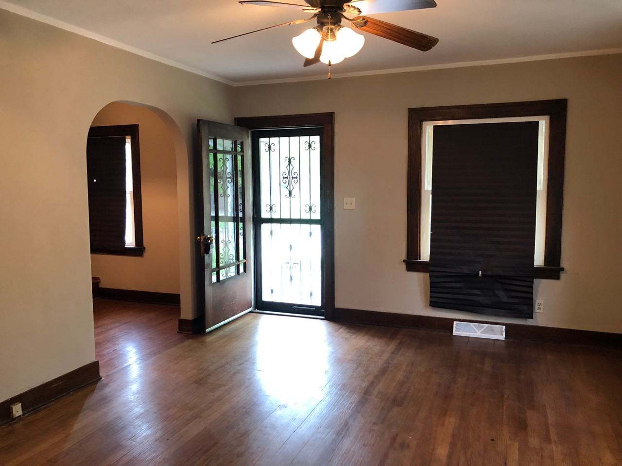 3530 Emerald Ave - Photo 2 of 10