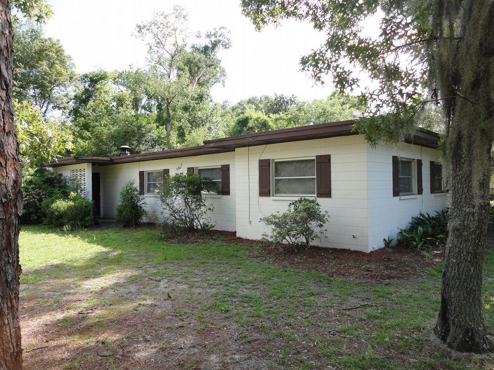 2006 NW 37 Blvd - Photo 3 of 12