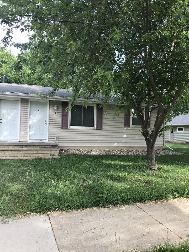 635 Idlewild St - Photo 2 of 2