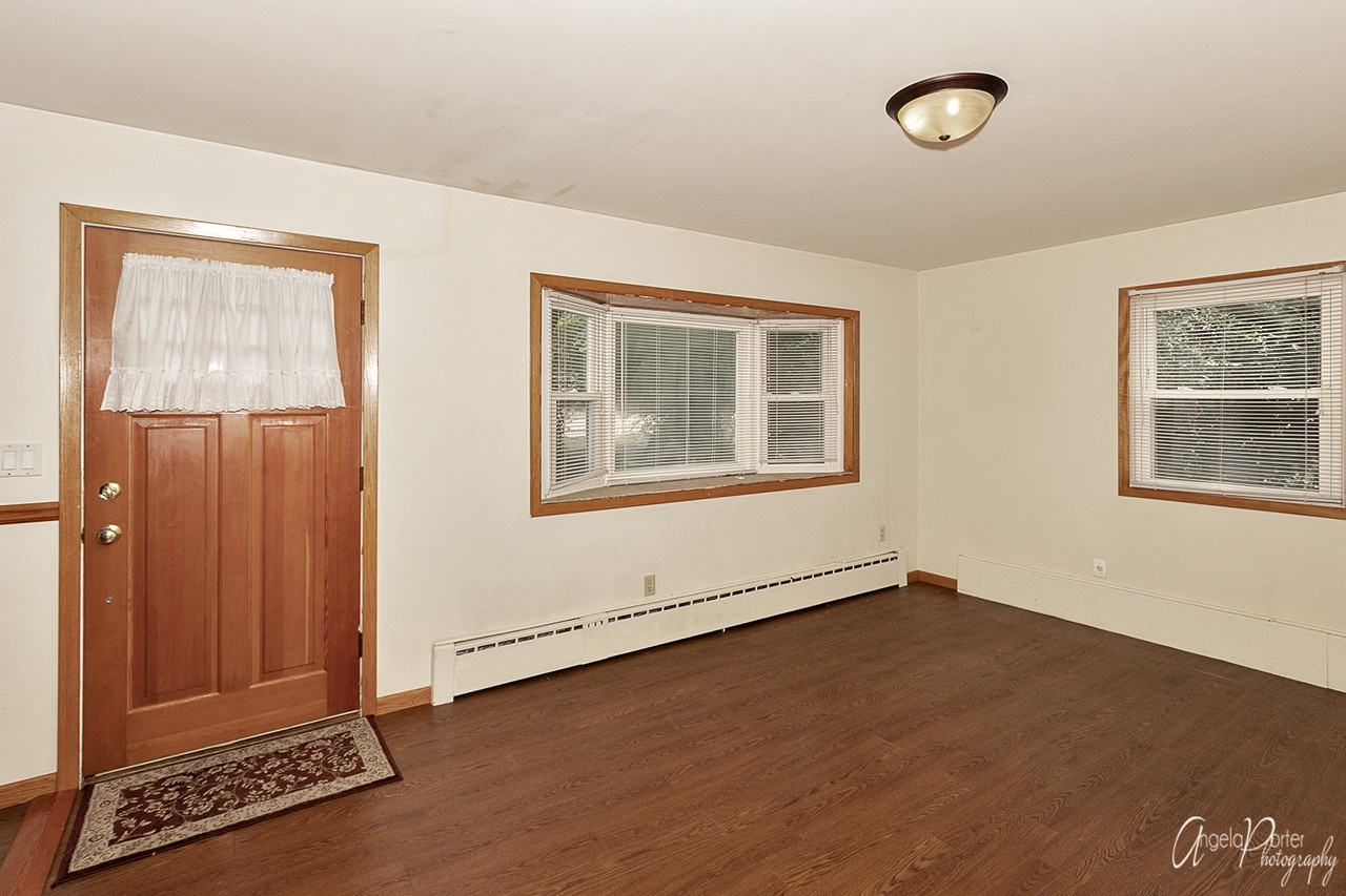 36740 N Lawrence Dr - Photo 3 of 20