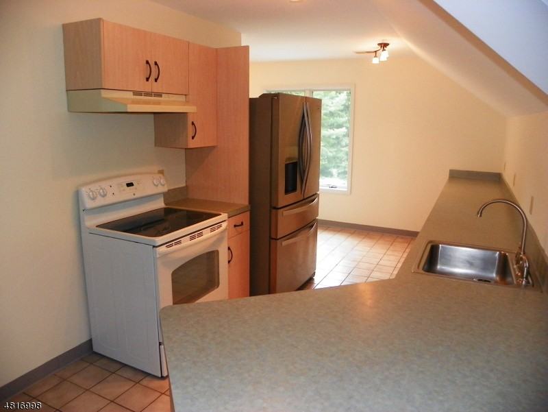 915 Berkshire Valley Rd - Photo 3 of 9