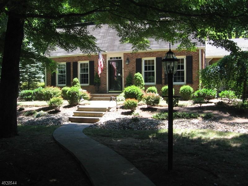 4 Johnson Dr - Photo 2 of 15