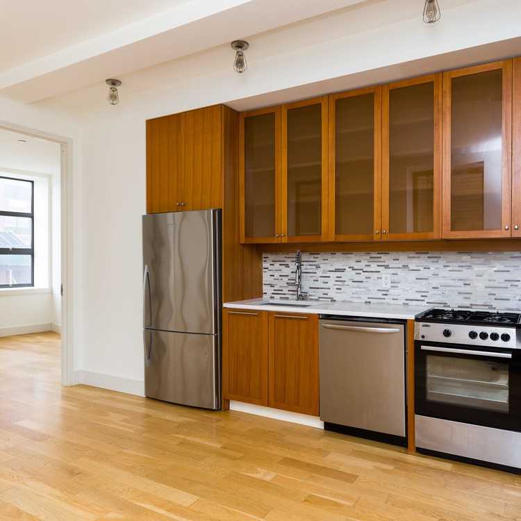 573 Metropolitan Avenue #2C