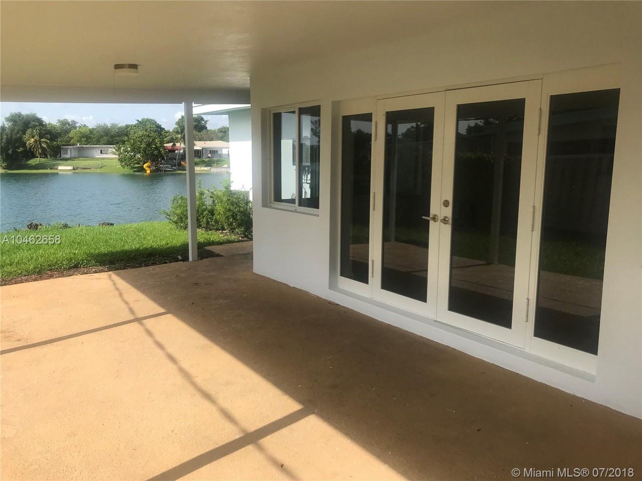 2050 Northeast 196th Terrace - Photo 2 of 22