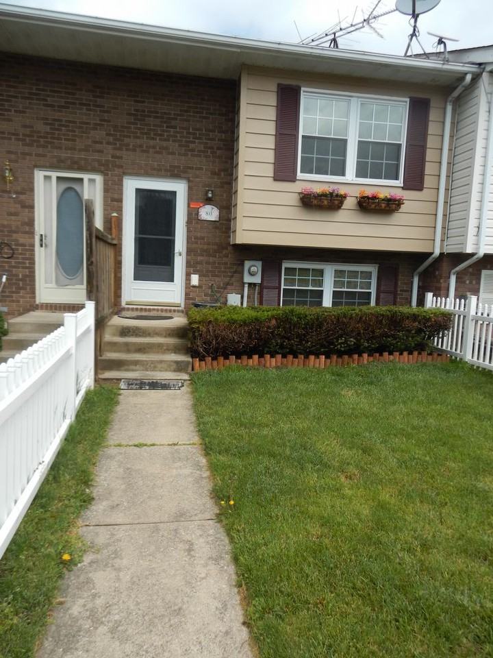 80 Carnival Dr - Photo 2 of 10