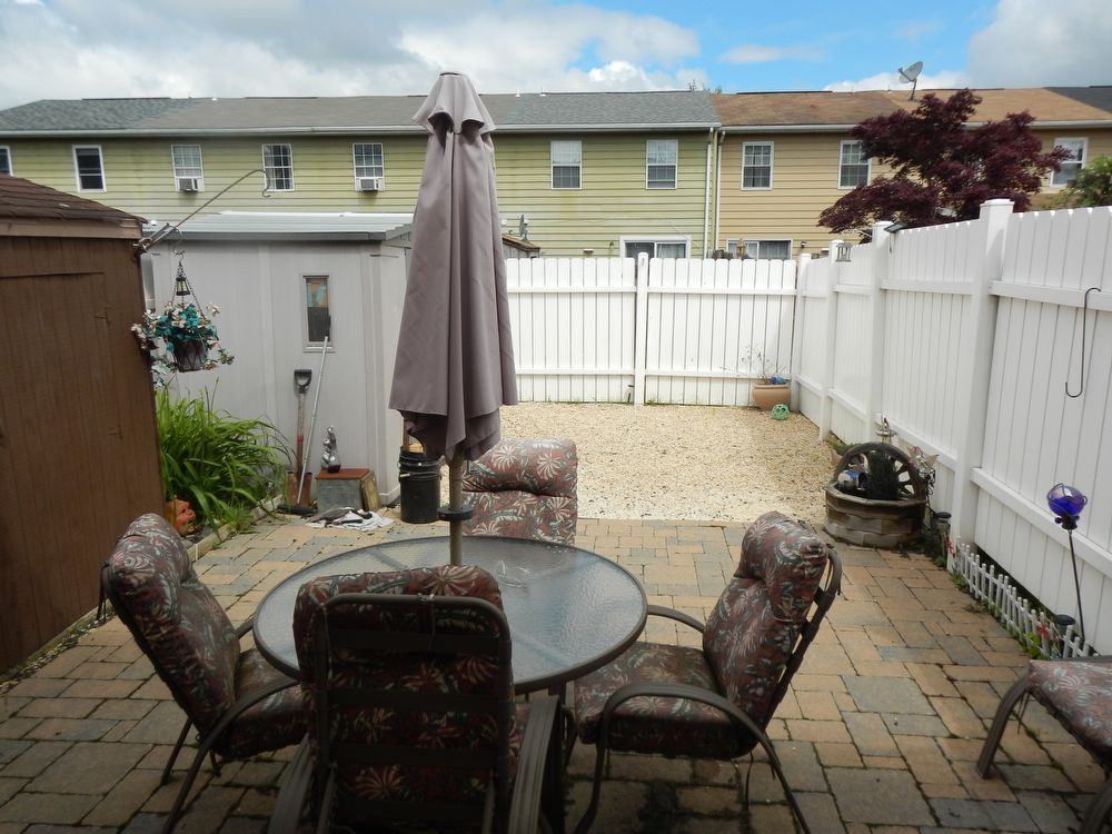 80 Carnival Dr - Photo 3 of 10