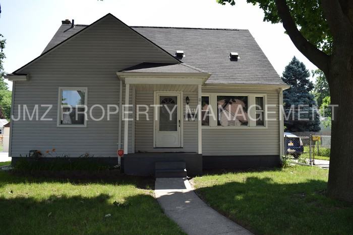 664 Flowerdale St - Photo 2 of 11